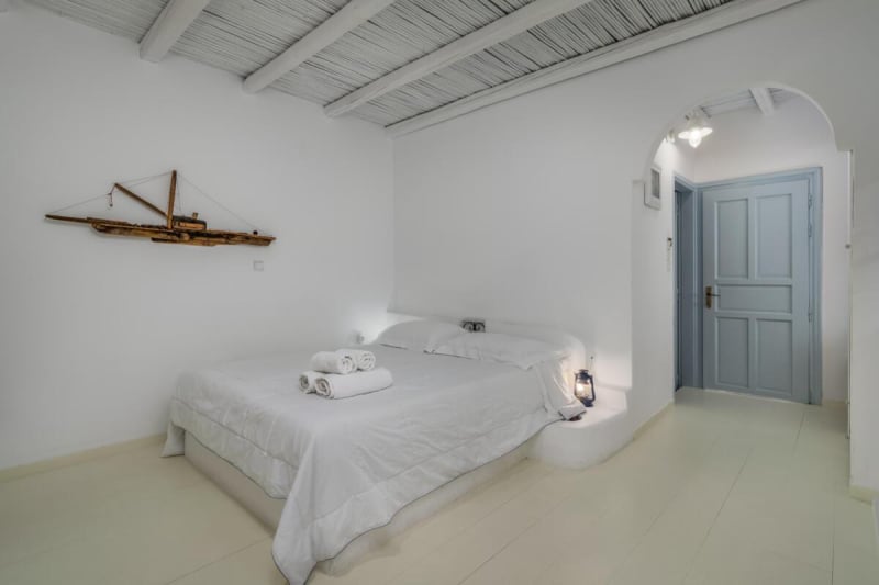 Traditional Mini Suite